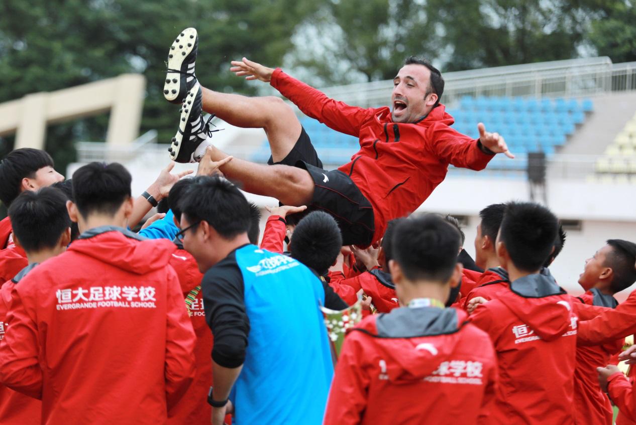 许家印恒大最新引援,许家印谈恒大青训