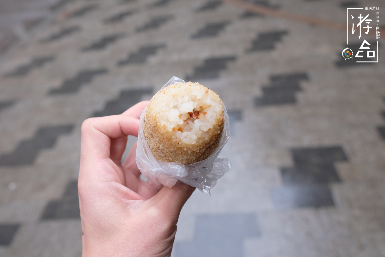 一年只休息2天，她坚持做了14年糯米团，美食背后有温情也有无奈