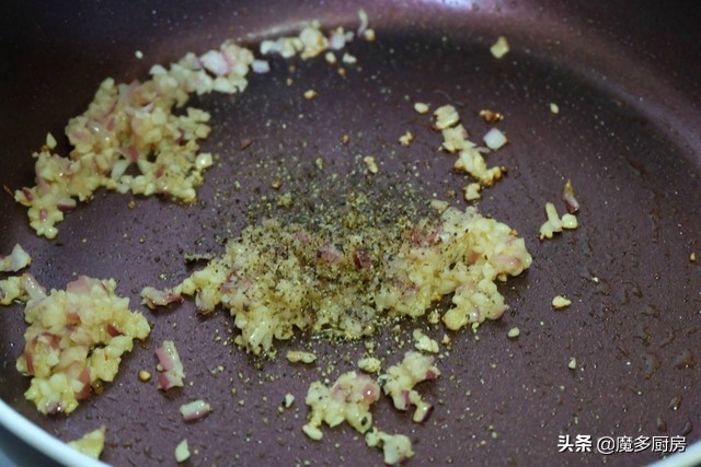 自制牛排没有黑胡椒用什么酱料,吃牛排一般都有什么酱汁