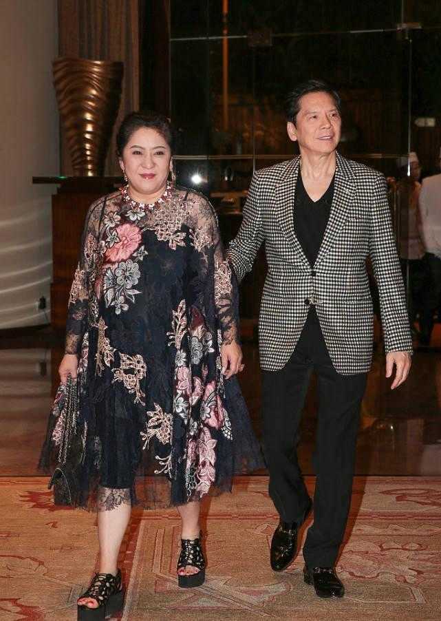 向太西装穿搭,向太穿搭合集