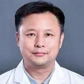 老人摔跤颅内轻微出血要紧吗,老人摔跤后后脑勺出血