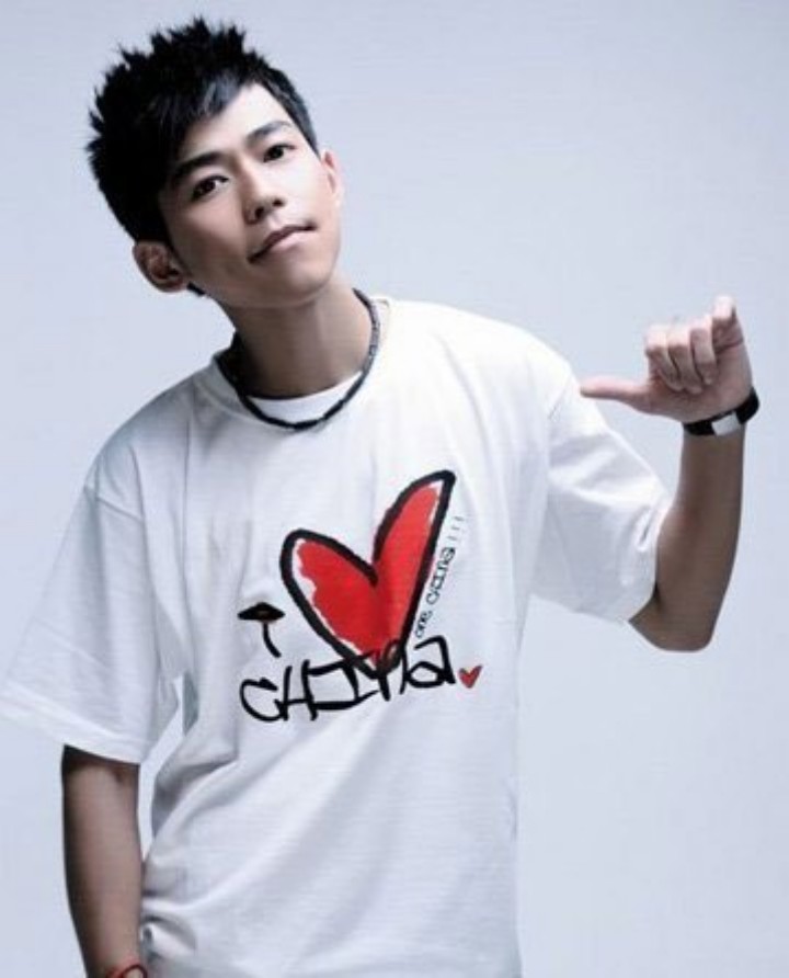 歌手苏醒是几线艺人,苏醒因为什么被雪藏