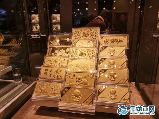 大小金猪金饰销售,猪年金饰火爆