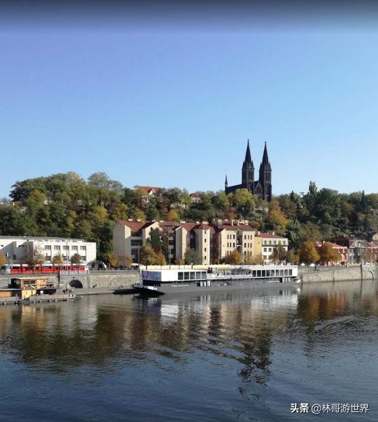 捷克首都布拉格的风光,捷克首都布拉格广场领略异国风情