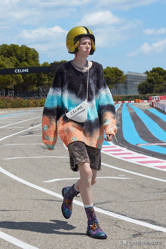 celine标志印花横款手袋,celine新款牛皮革手袋