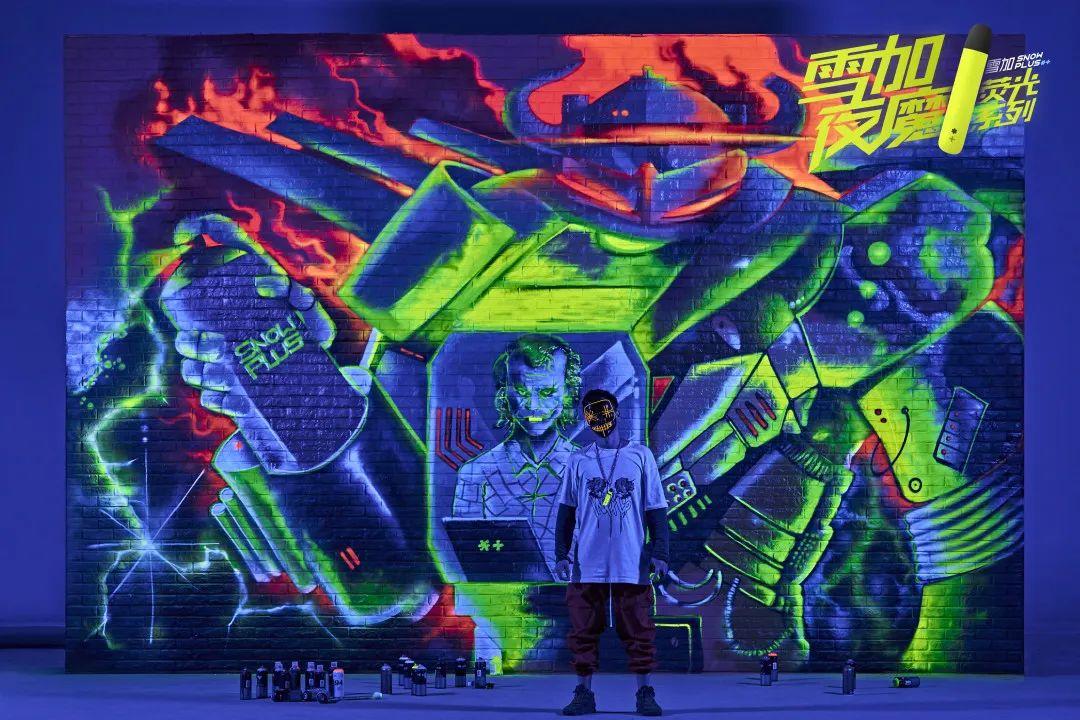 跨界首秀！街头涂鸦x花艺装置艺术，打造全球最IN潮流现场