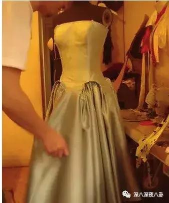 键盘上恨不得身家性命全堵上，只想问你为谁辛苦为谁忙？