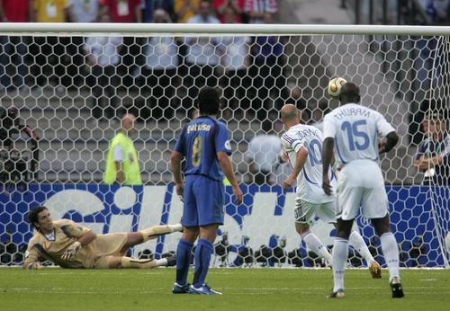 勺子点球经典集锦,足坛5大妙到毫巅的勺子点球