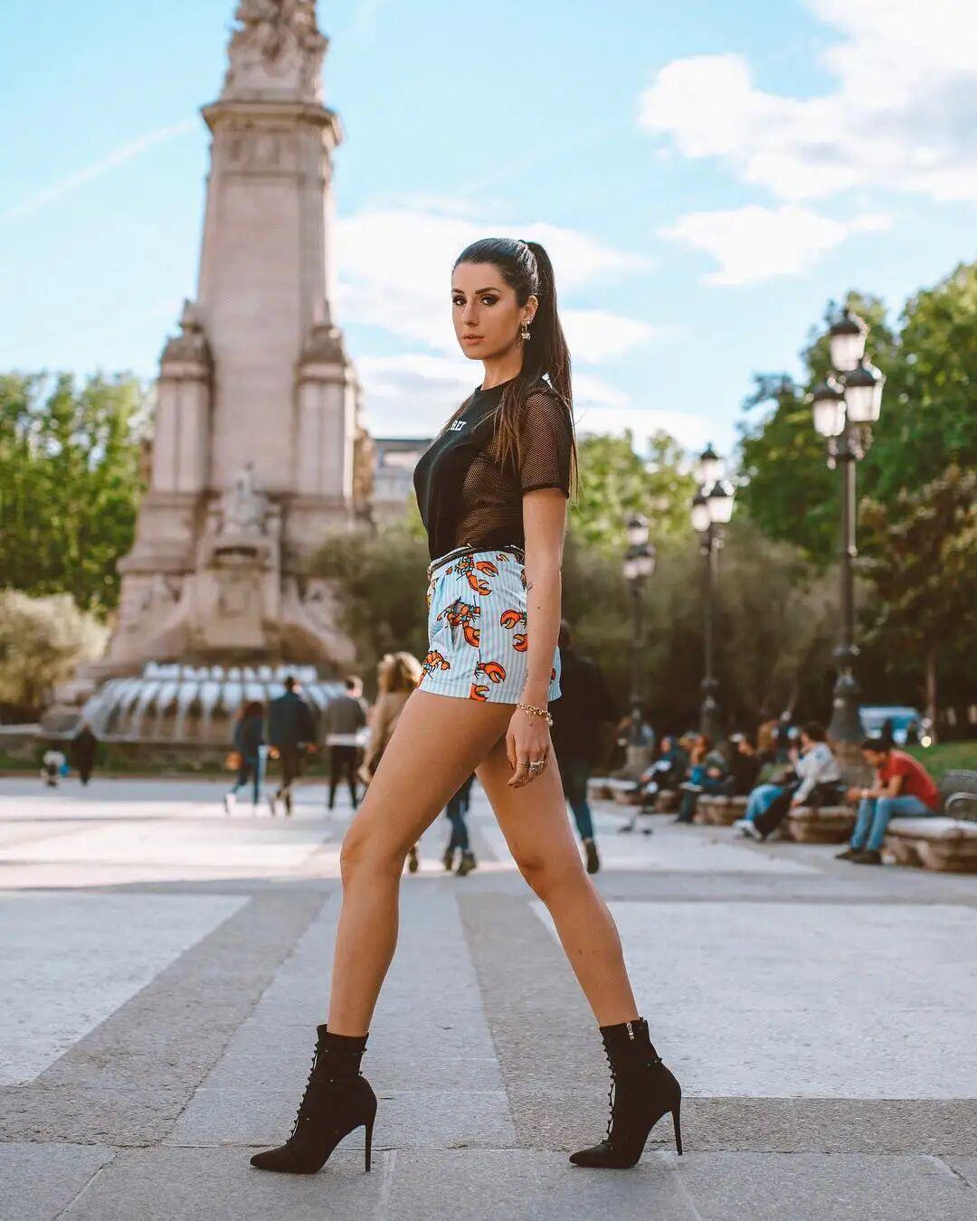 意大利“篮球女神”，183cm高挑身材，比例完美，又美又酷