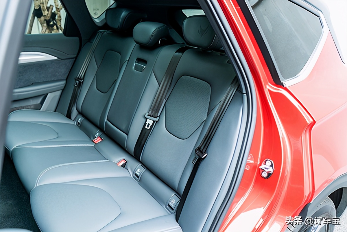 北汽新能源纯电suv汽车价格,新能源纯电suv极狐6座