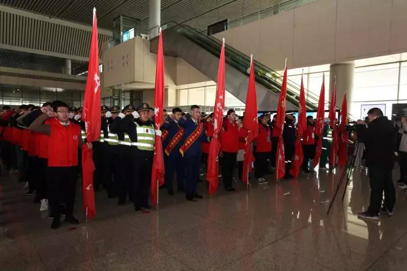 河南“水果猎人”走遍东南亚雨林，吃过600多种水果；月球上长出第一株绿芽，种子培育来自安阳丨大河早新闻