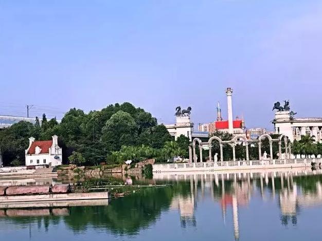 成都的耍家，一代有一代的主场