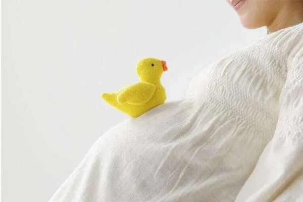 精神分裂症一般由什么原因引起,什么叫精神分裂症是怎么引起的