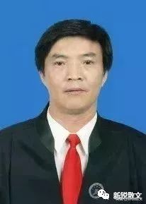 为了回家过年，自行车走几十里雪路，摔得浑身泥水，母亲一把抱住