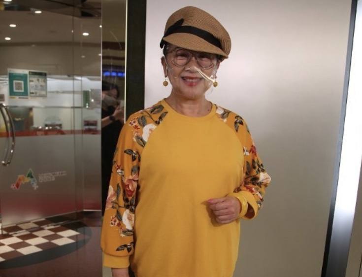 薛家燕戴眼镜,薛家燕身体状况