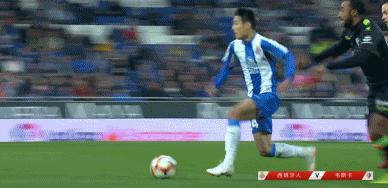 武磊立柱,武磊凌空原版视频