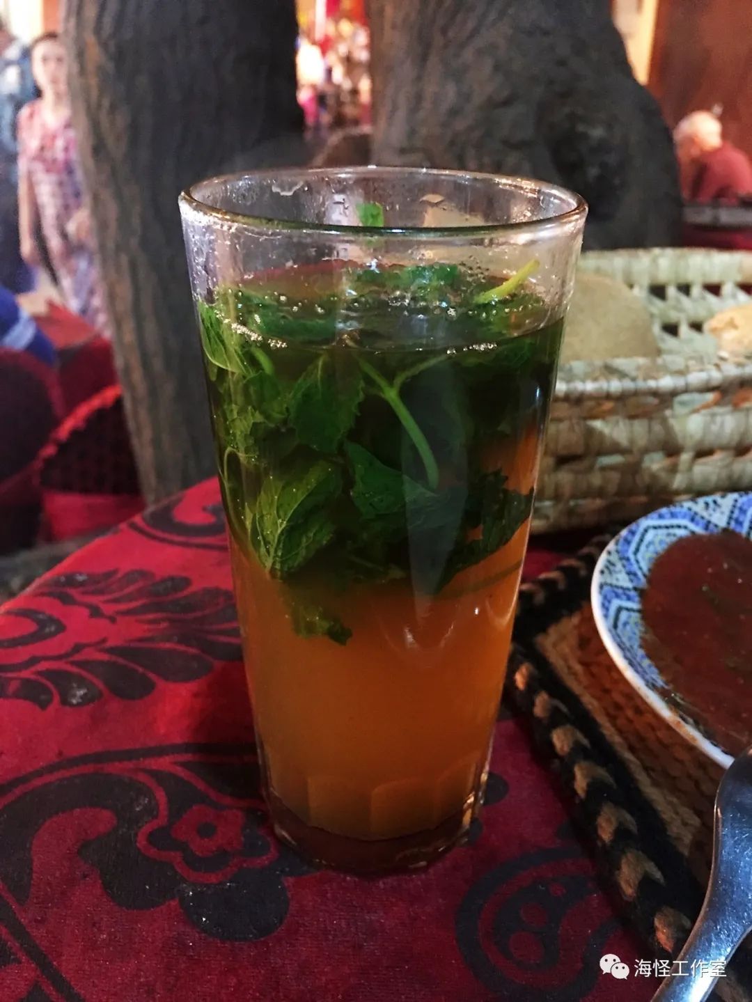 在法国留学的中国学生,在中国生活8年的法国小哥回国后