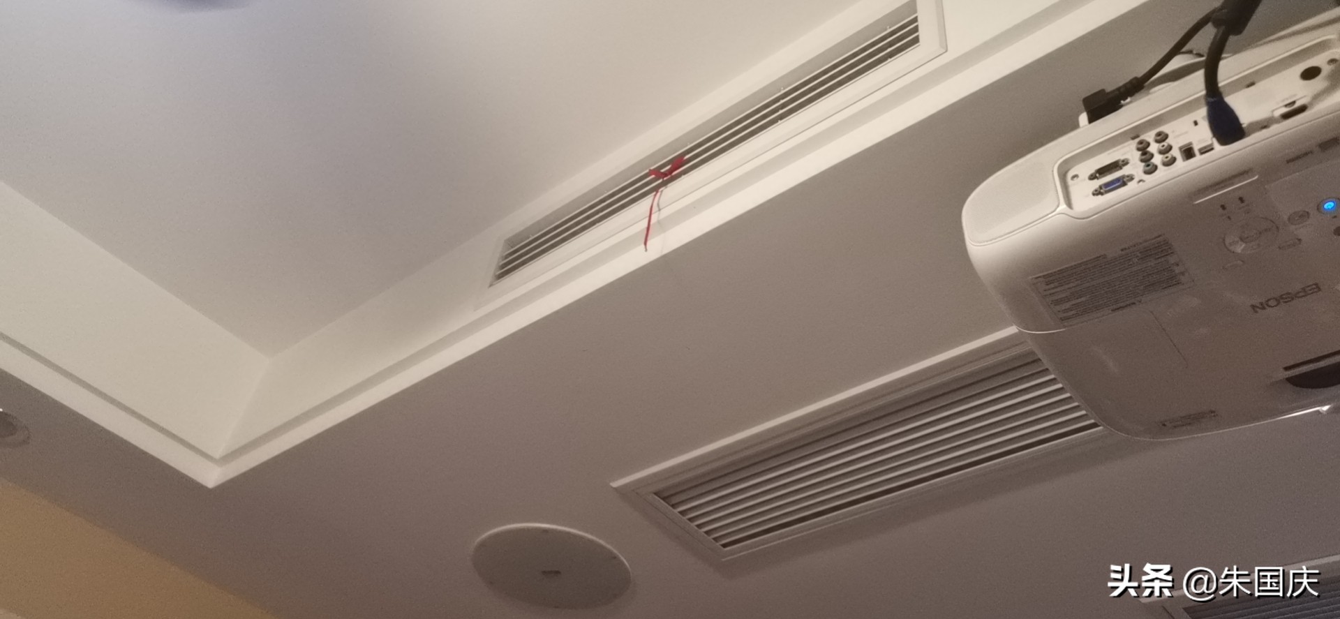 大金空调e-max系列4匹中央空调,空调挂机和中央空调怎么选