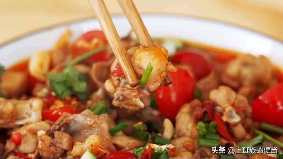 牛蛙最好吃的做法，酸香辣爽，闻着香味都馋了，一大盆都不够吃