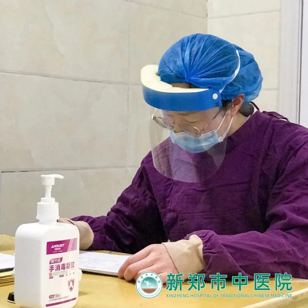 医务人员坚守防疫一线,发热门诊抗疫哨岗