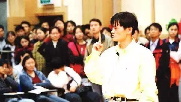 岳云鹏和郭德纲岁数差不多,岳云鹏郭德纲大多少岁