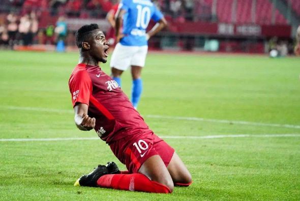 中超联赛首轮战罢,中超收官争冠悬念周末见分晓