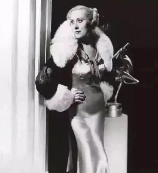 雅诗兰黛现状,雅诗兰黛卖得最好的