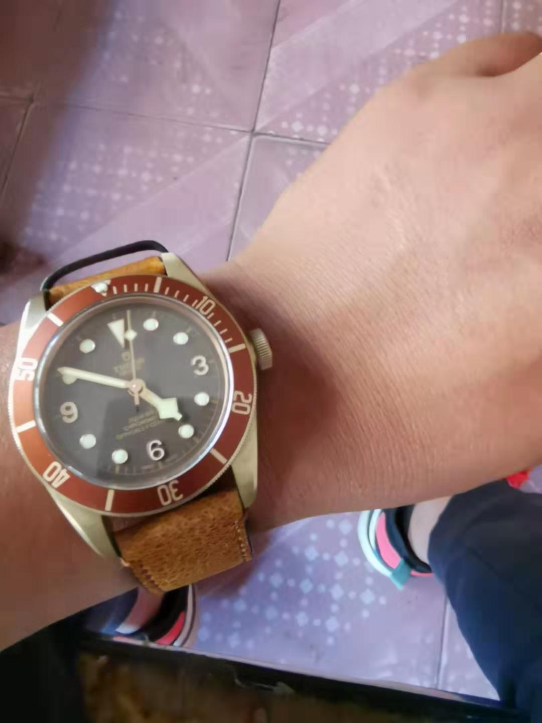 中国伟大!广州劳力士价格均叁仟,卑鄙的瑞士给美国佬安排了一课！