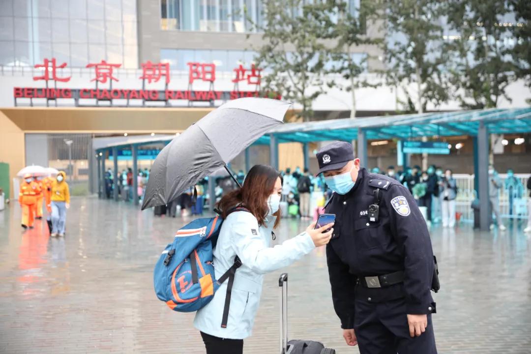 这里有许多故事的英文,纪念我们的每一个故事