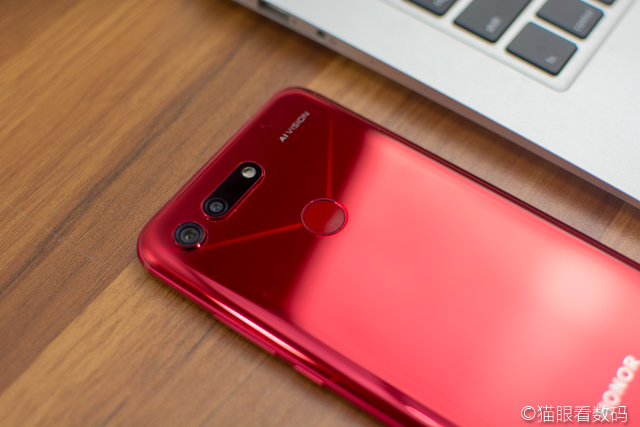 荣耀v20真香机,荣耀v20在今天是否值得购买