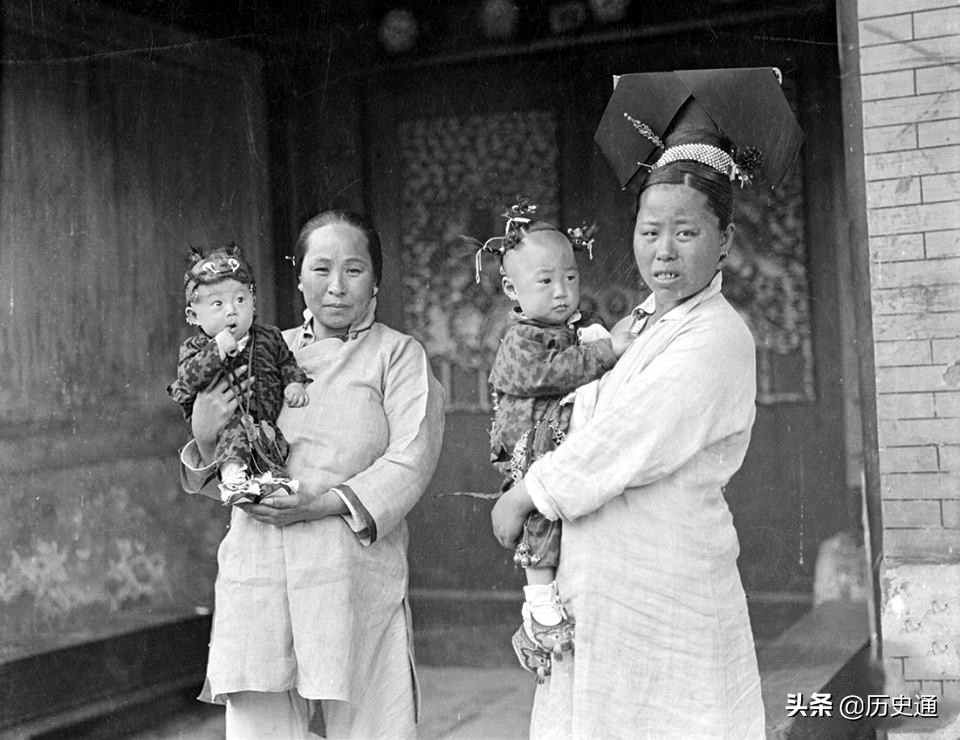 一群生不逢时的旗人儿媳妇，年龄比婆婆小，长得却比婆婆老