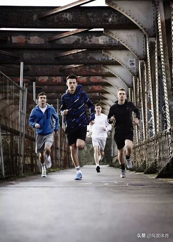 颜值高大长腿还会穿,谁高中没有暗恋过这样一个体育生?