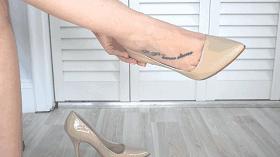 单鞋鞋跟磨脚小妙招,鞋太尖磨脚怎么办