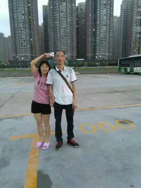 广场舞比赛中大妈突然倒地猝死,广场舞噪音扰民大爷结局