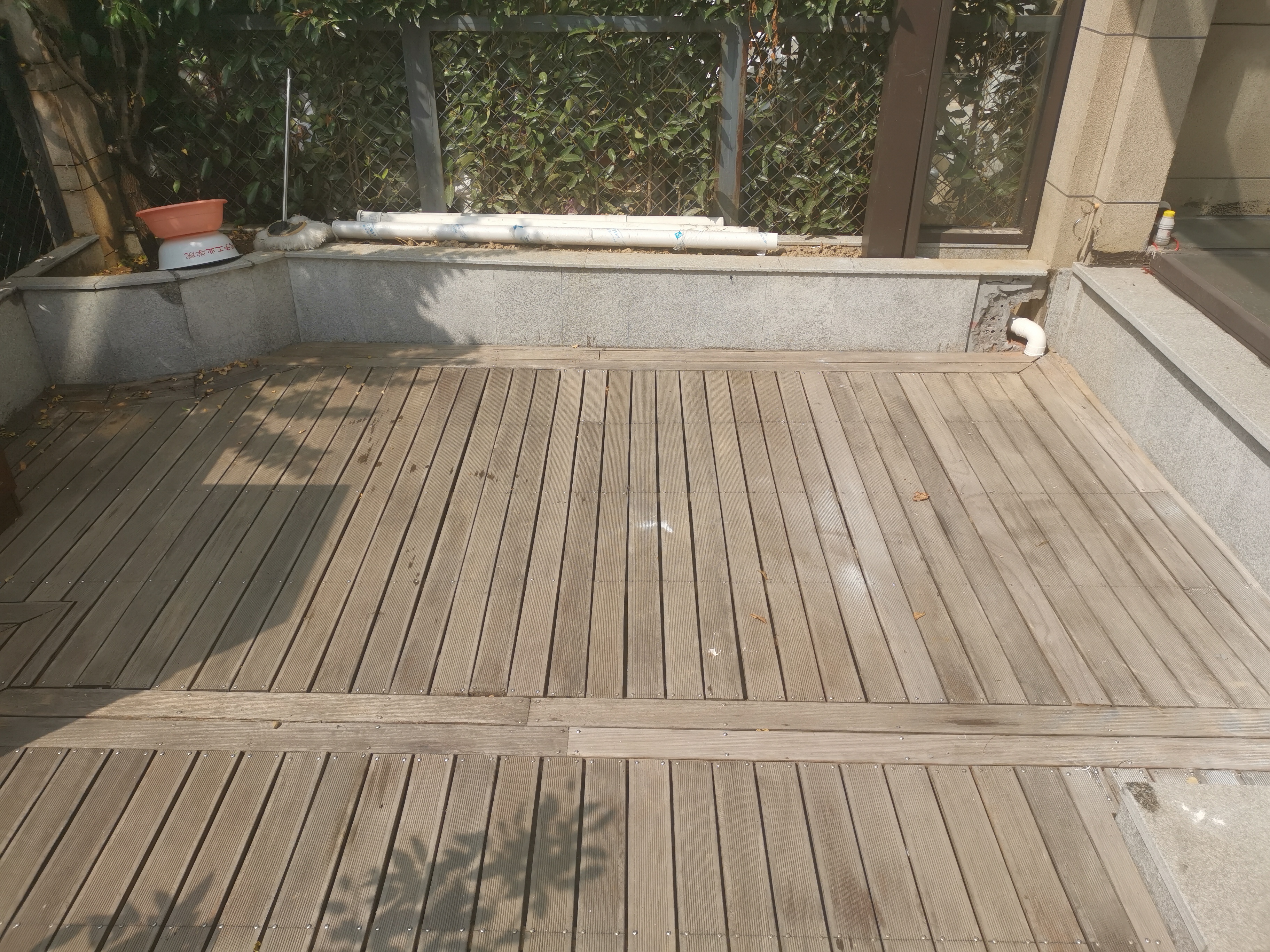 户外地板用什么清洗,户外地板怎么保养