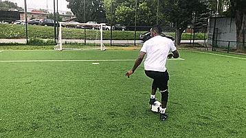 五个最简单实用的足球过人技巧,过人技巧足球简单实用教学