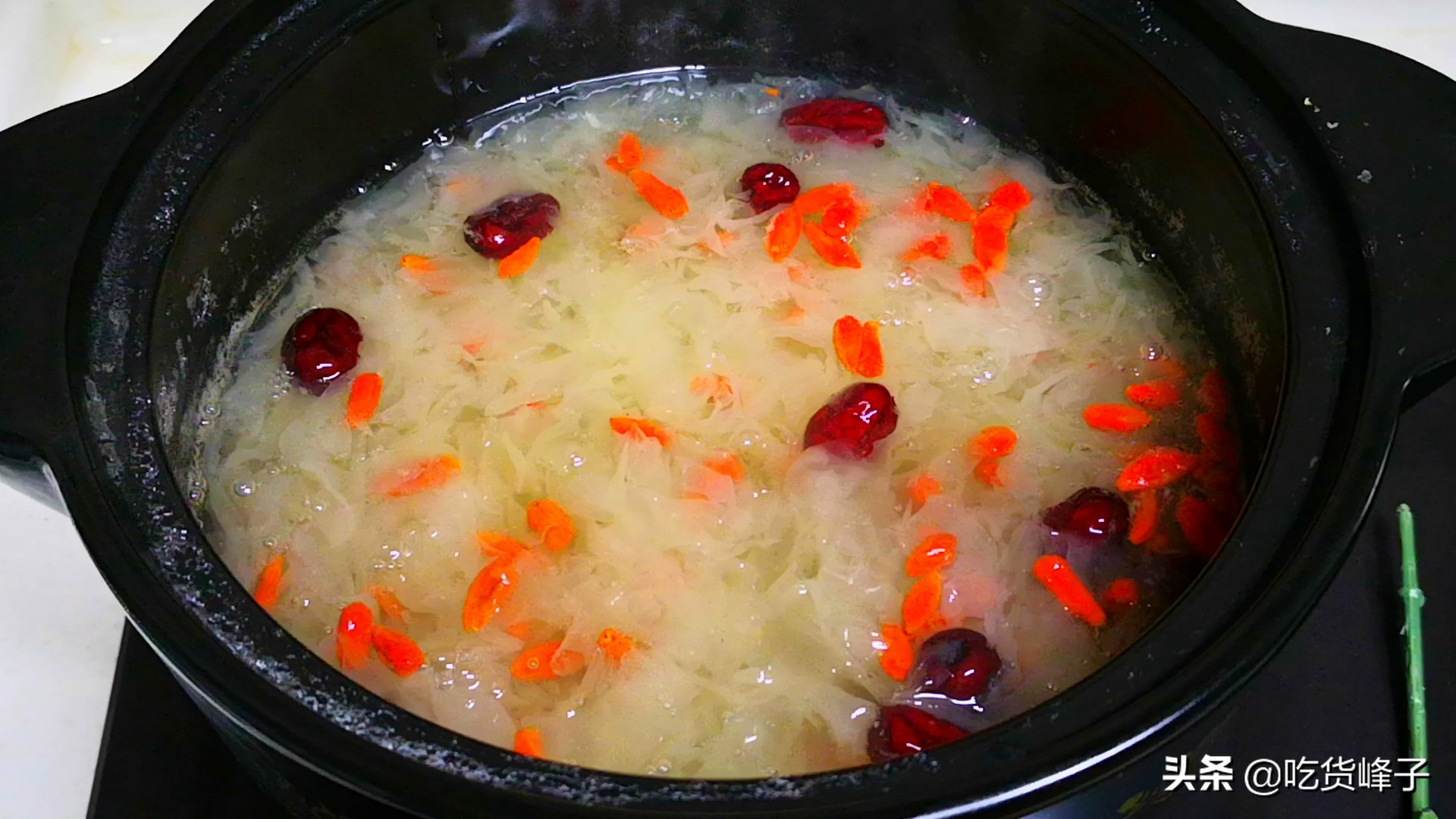 煮银耳防止溢出,煮银耳记住两点出胶快