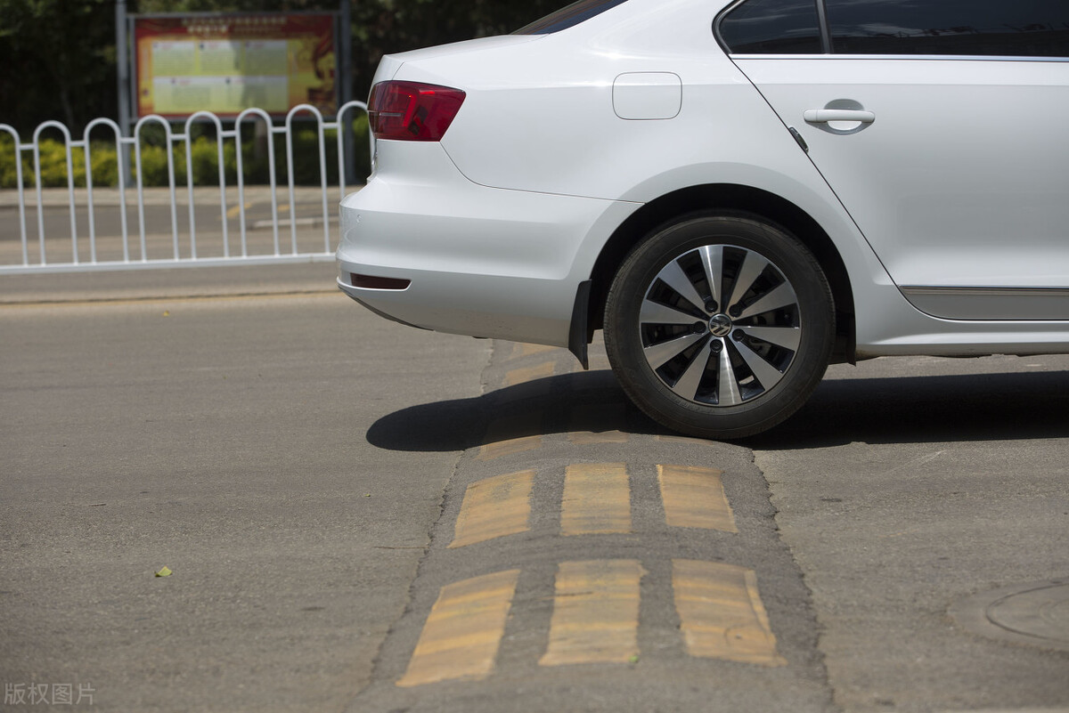 更换减震器后打方向异响,新换的减震器怎么还是有异响