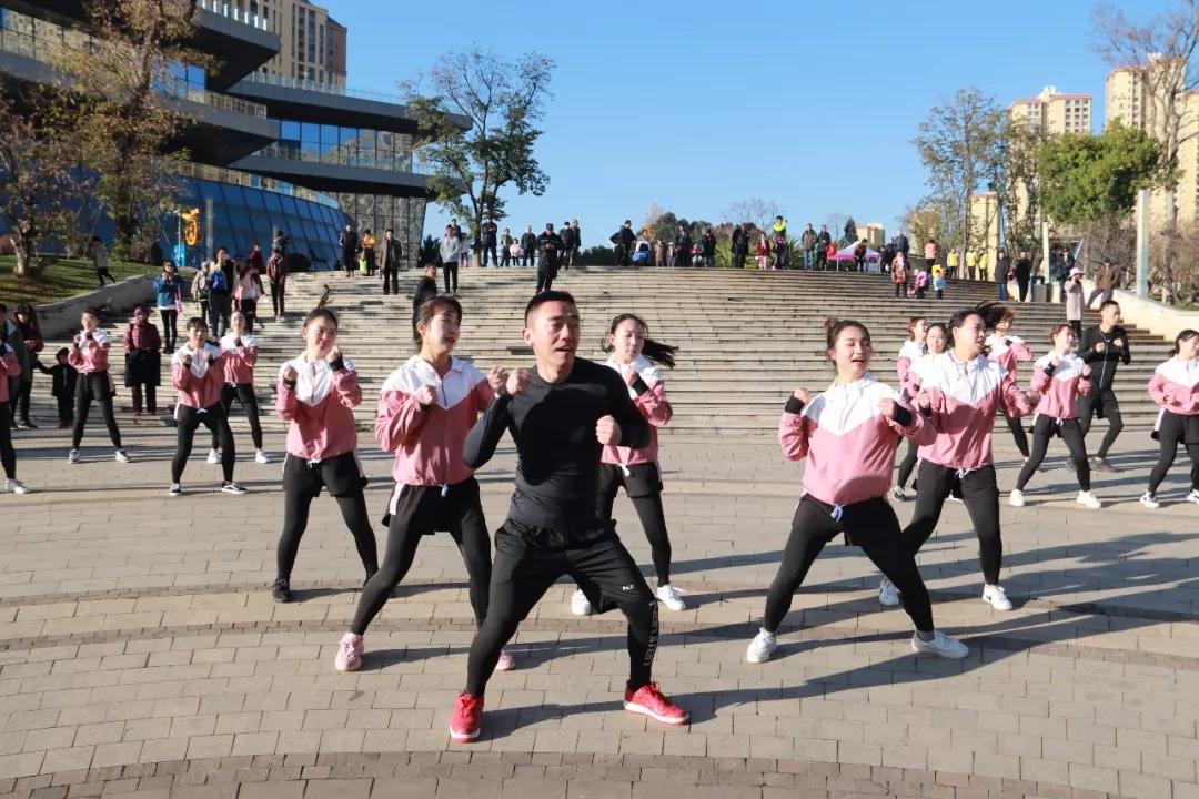 迎新活动幼儿园运动会,辞旧迎新幼儿园亲子运动会方案