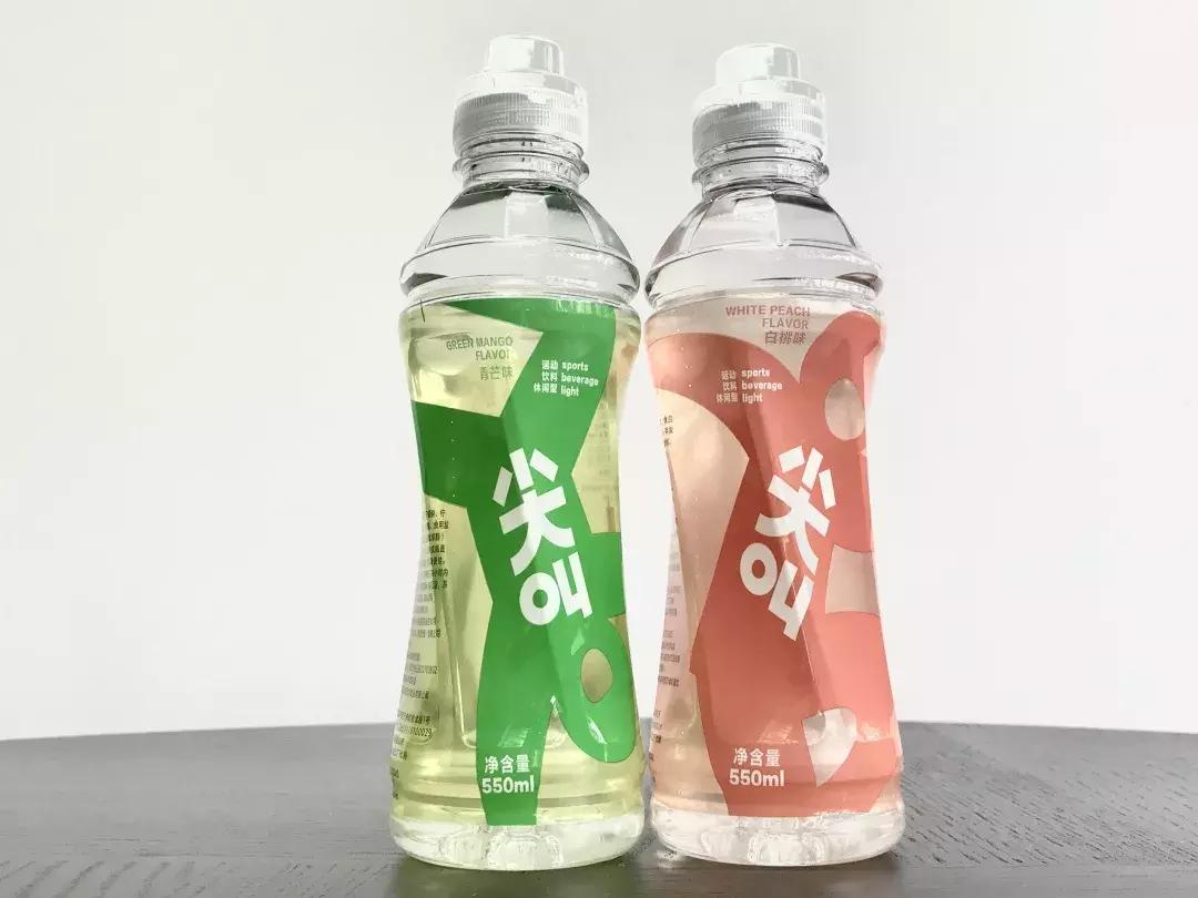 这20+款新饮品，我们喝出了打屁虫、清新剂、中药丸的味儿……