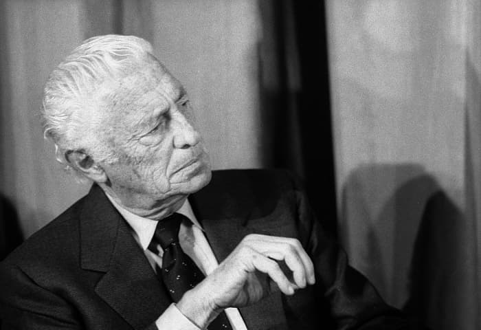 乔瓦尼巴蒂斯莫甘尼,乔瓦尼阿涅利西装