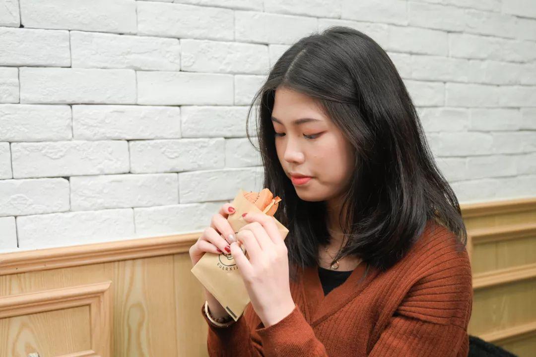 火了50年!台湾来の车轮饼,自带“拉丝”特效