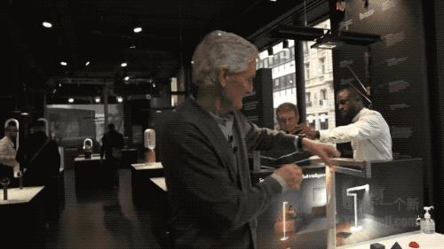 昨天,神器又出,专把弯的撸直