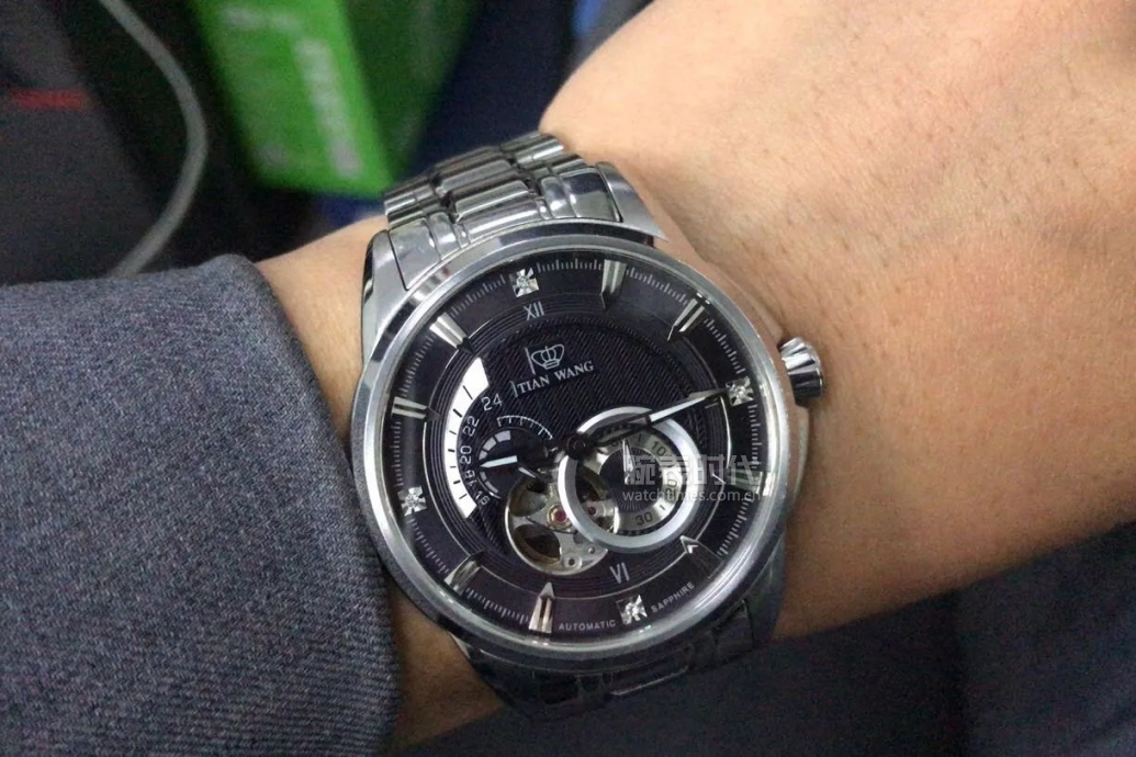 网友晒上千万的手表,网友晒1300手表