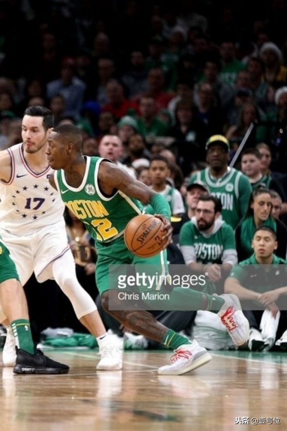 圣诞大战球鞋上脚,2010圣诞大战科比上脚球鞋