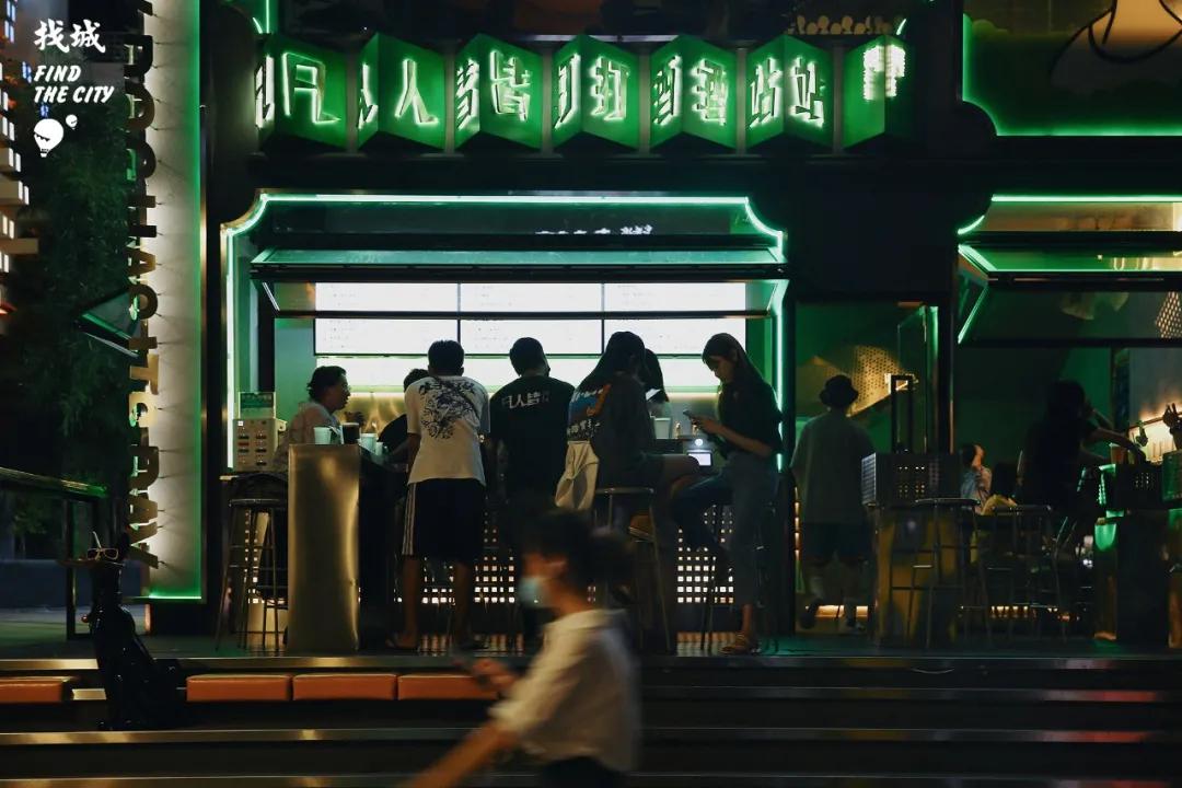 在这家打酒站，我喝到了最放松的一杯精酿