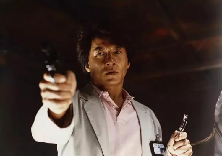 成龙90年代港片,成龙见证了港片的崛起和衰落