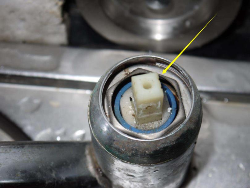 水龙头用久了滴水有小妙招吗,水龙头滴水漏水阀芯卸不掉怎么办