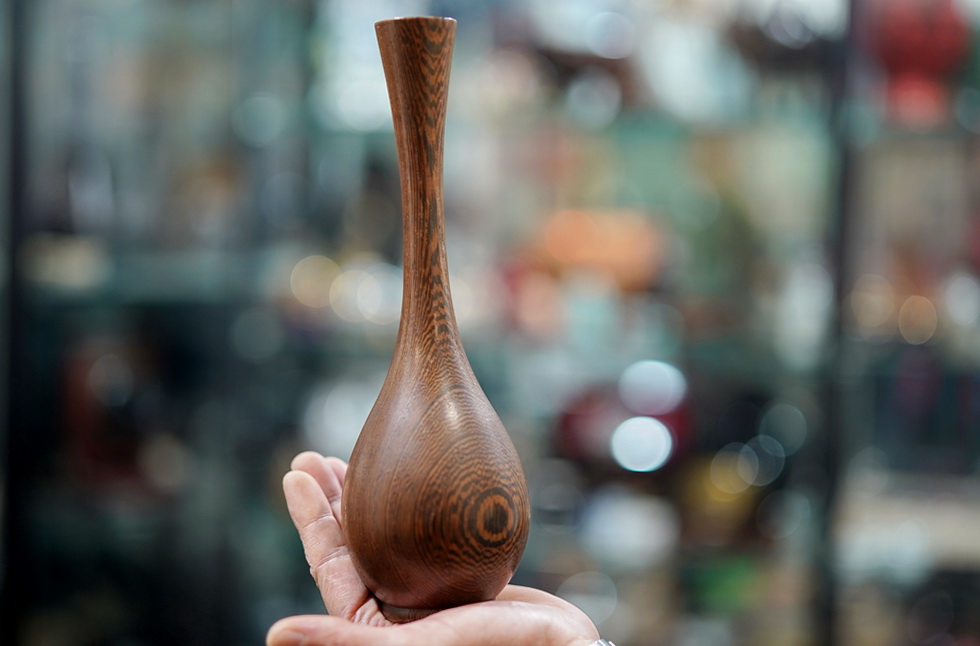 老式铜葫芦烟袋,古玩市场的铜胎掐丝珐琅花瓶