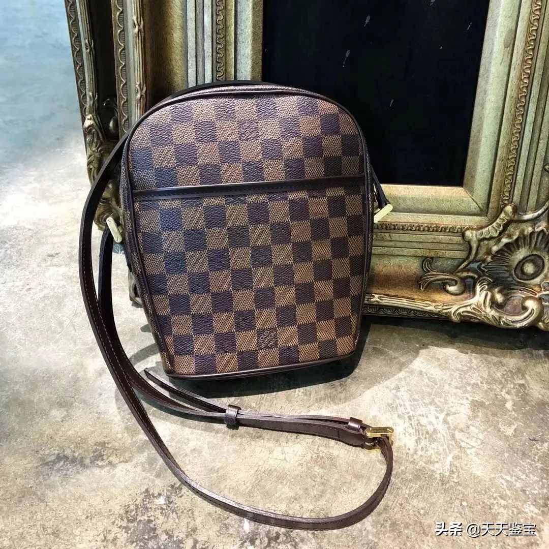 lv包包真的好看吗,为什么lv包包那么硬